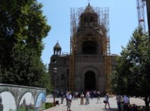 Biserică, stat și societate în Armenia sovietică