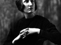 TRANSATLANTIC-  Edith Sitwell, Tot cade ploaia