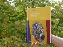 În polonă: Insula latină. Antologia nonficțiuniii românești